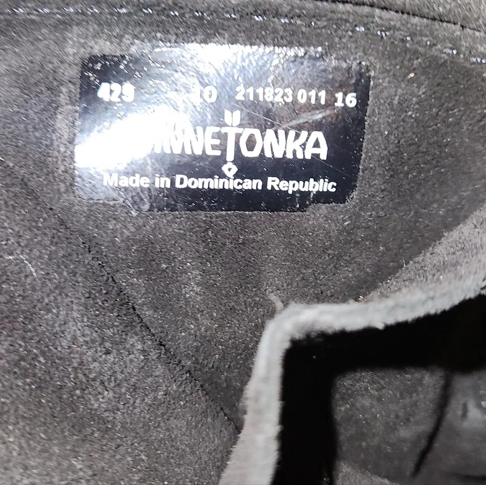 Minnetonka Black Suede Women's Boots - Picture 5 of 6
